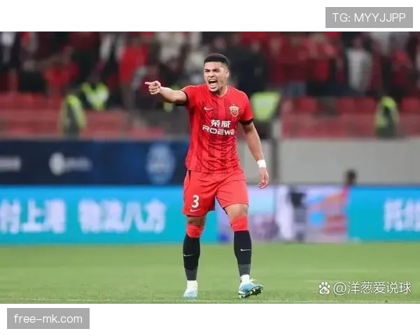 蒋光太防守表现出色 助力球队后防稳如磐石 蒋光太防守表现出色 助力球队后防稳如磐石