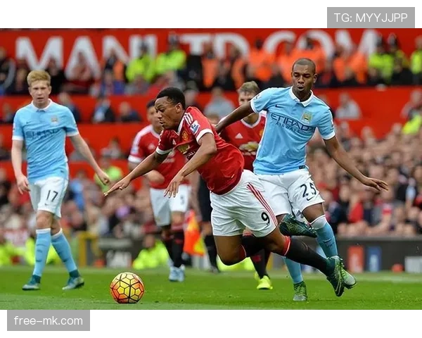 英超巅峰对决：曼联曼城双雄争霸，荣耀之战点燃联赛新高潮