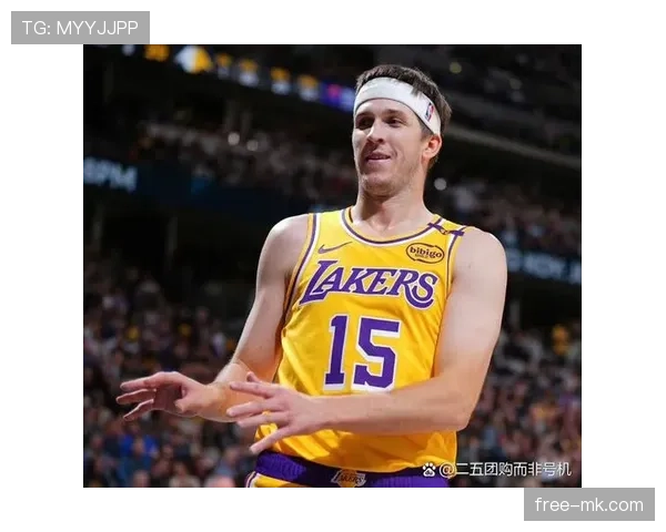 里夫斯无球跑动制造空位，三分效率领跑湖人外线