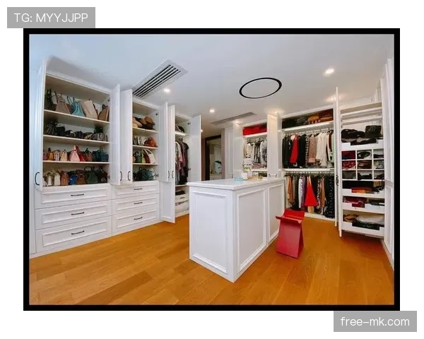 李娜的衣帽间像博物馆，随手一件就能买下我半辈子